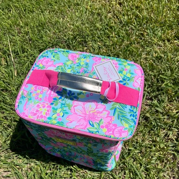 LILY PULITZER Pink and Blue cooler Vibrant Design - Picture 8 of 13